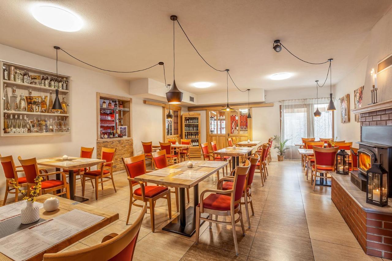 Hotel Wellness & Restaurant U Fandy Lhotka  Exterior foto